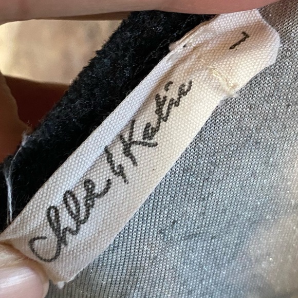 Velvet Floral Cover - Picture 4 of 6